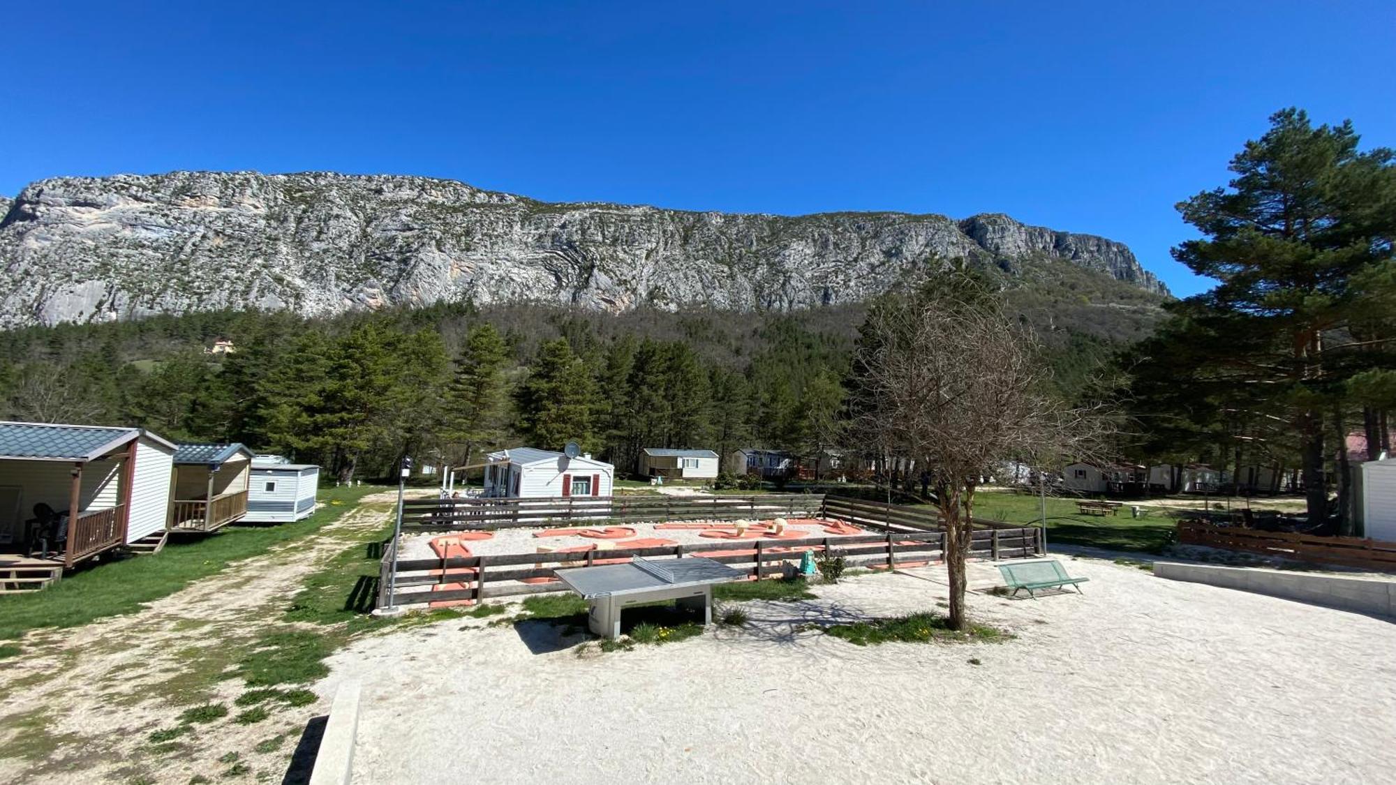 Mobilhome Comfort A La Montagne Saint-Auban  Exteriör bild